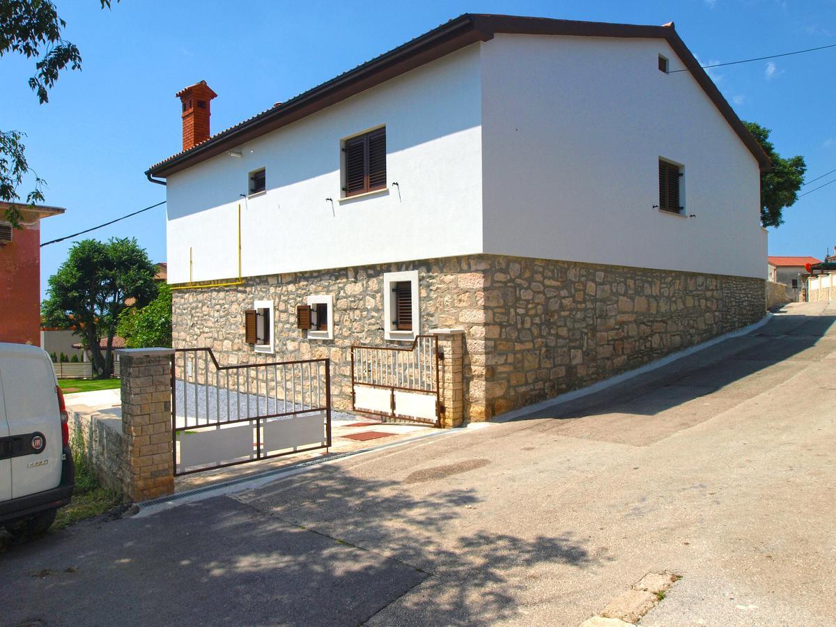 Apartamento Apartmenst Slavica 1654 Ližnjan Exterior foto